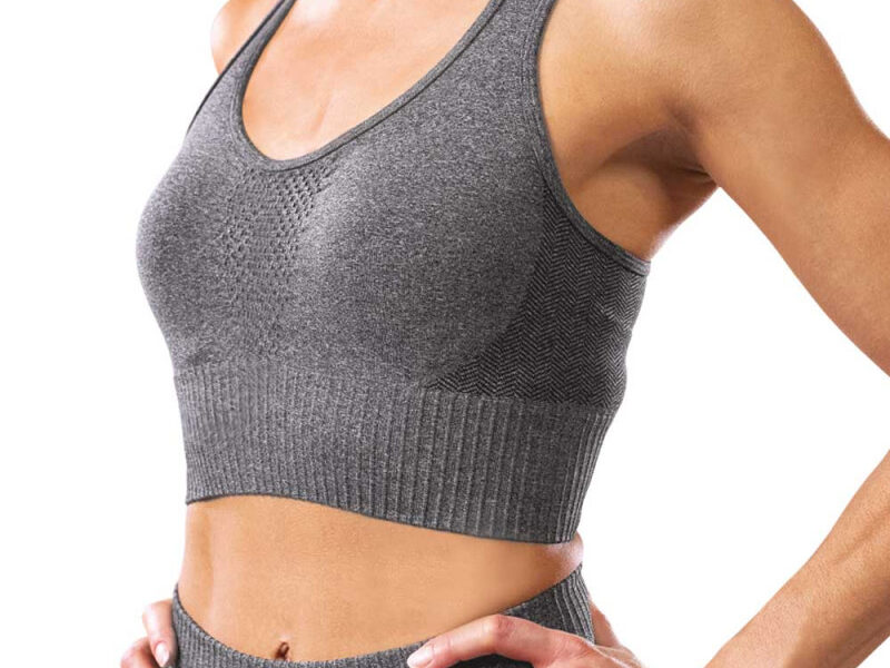 Догляд за грудьми з косметикою GUAM чи пластична хірургія? 